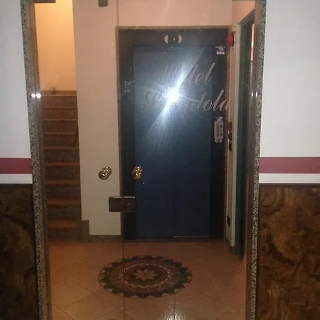 Scandola Hotel