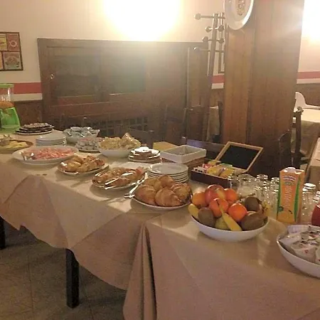 Scandola Otel 3*