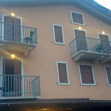 Scandola Otel 3*